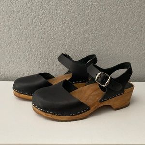MIA Sofia Clogs size 39 Black Leather